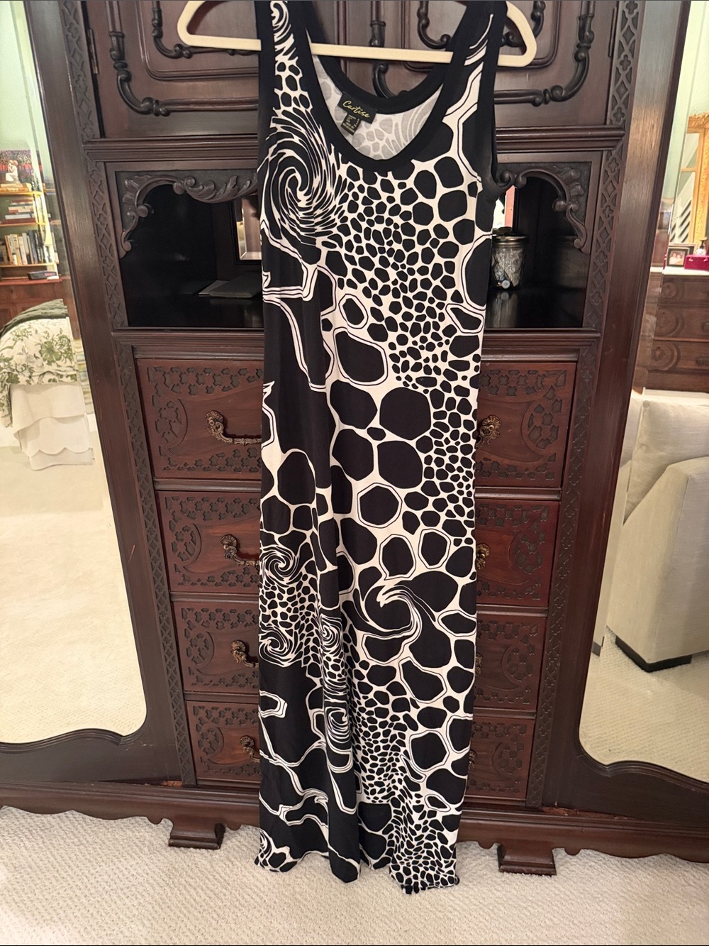 Sleeveless Black & White Abstract Maxi Dress